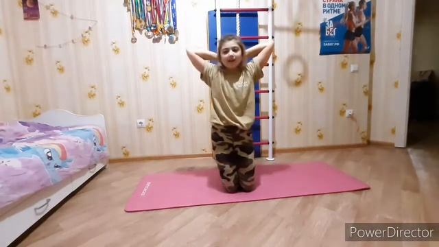 Упражнения для пловцов на суше