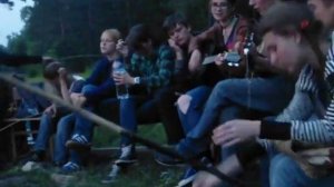 Песни под гитару у костра..