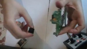 Очень простой способ, как отпаять микросхему, реле и другие детали с платы