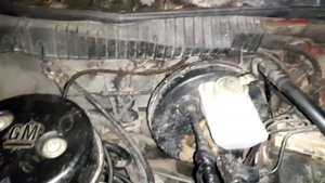 Вот почему в салон попадают запахи с моторного отсека и работающего двигателя.