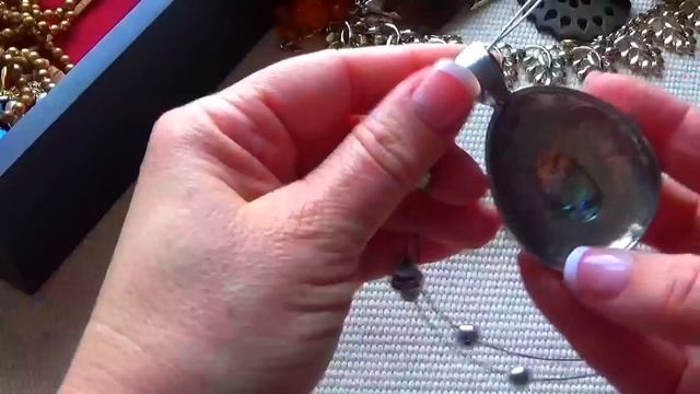 Нашла на свалке КОРОБКУ ! Вскрыла и ОбАлДеЛа ! А ТАМ Винтажная Бижутерия Украшения ВИНТАЖ смотреть онлайн