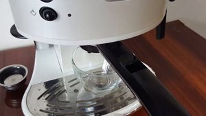 Эспрессо кофеварка Delonghi ECO 310 W - Esspresso and Cappuccino (эспрессо и капучино)