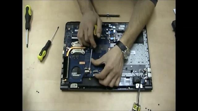 Motherboard repair - How to Samsung RC520 Repair Guide Hard drive RAM Motherboard replacement смотреть онлайн