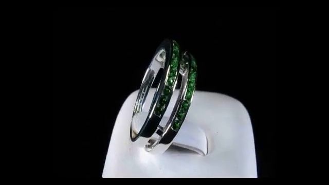 Кольцо с природными зелеными гранатами цаворитами ,25шт,разм 6,75,серебро 925пр смотреть онлайн