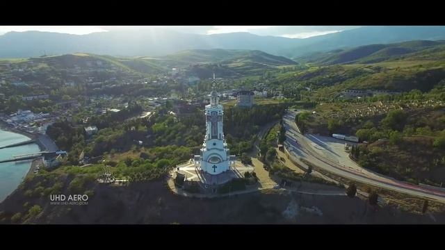Храм маяк в Малореченском, Новый свет, Демерджи Аэросъемка вдоль трассы Судак Алушта смотреть онлайн