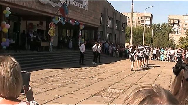 София Усикова - АХ, КАКОЕ НЕБО СЕГОДНЯ СИНЕЕ смотреть онлайн