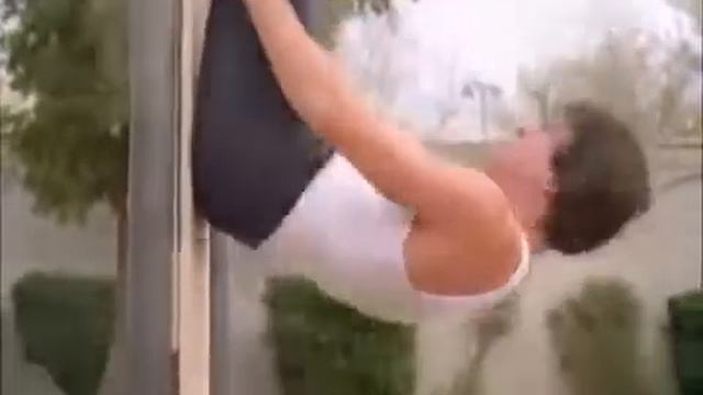 Не отступать и не сдаваться. музыкальный обзор фильма . смотреть онлайн