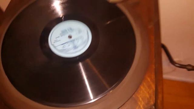 Марк Бернес "Привет Бухаресту" "Когда поет далекий друг" Забытые песни смотреть онлайн