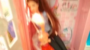 Кукла пошла в гости