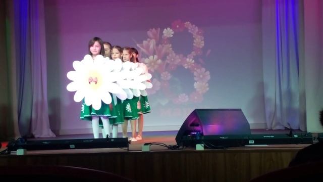 танец "Ромашки " гости