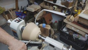 Ясень: от сырой древесины до уникальной чаши #токарка