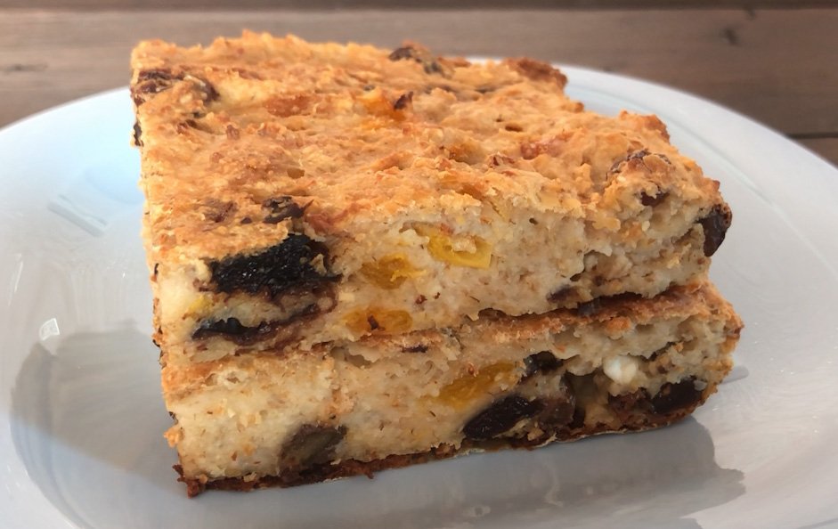 Творожное пирожки с овсяной мукой. Пирог из овсянки. Геркулесовые хлопья пирог. Пирог из овсянки. Пирог на кефире на овсяной муке.