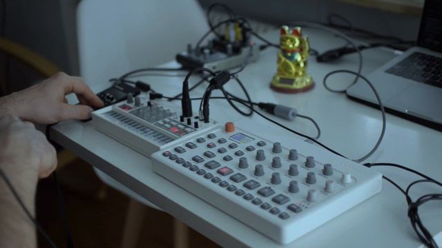 Lo-Fi House Jam w/ Model:Samples, Volca Sample, PO-33 смотреть онлайн