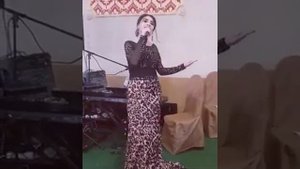 Цыганка поёт свою любимую песню
