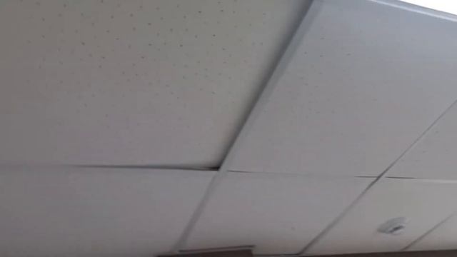 Потолок, который постепенно выламывают: Часть 4 смотреть онлайн