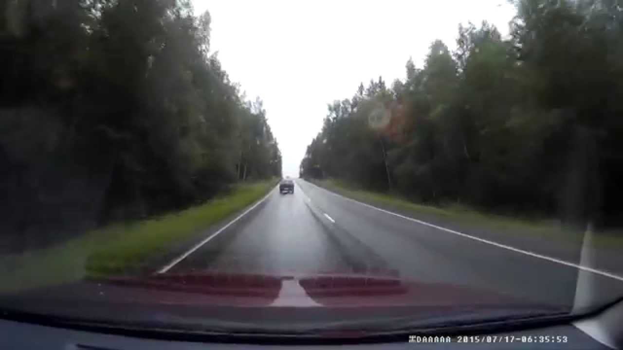 На волосок от лобовухи на односторонней трассе смотреть онлайн