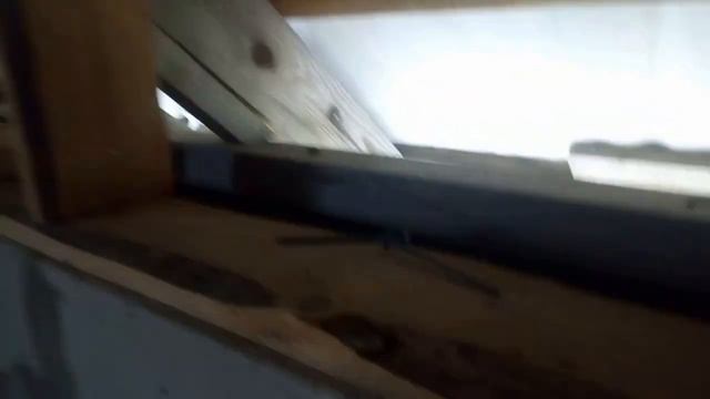 Кровля просто чудом устояла, порвало стену, ремонт смотреть онлайн