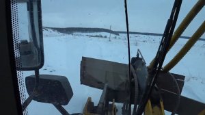 КАТИМ ЗА ВОДОЙ НА ПОГРУЗЧИКЕ И ВДРУГ ОН ЗАГЛОХ...СЕЛИ АКУМЫ !))))