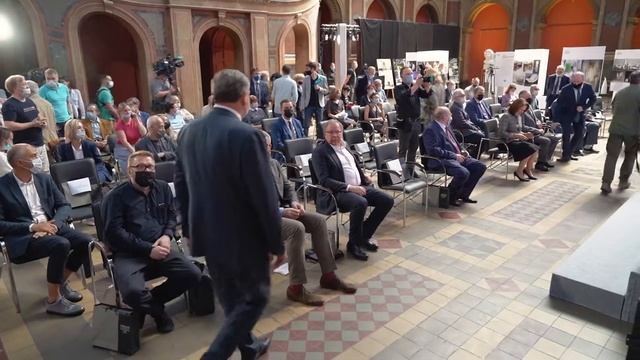 Визит в Академию Штиглица губернатора СПб Александра Беглова. Открытие St Petersburg Young Design смотреть онлайн