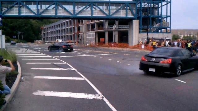 Sebastian Vettel and David Coulthard doing doughnuts at Infiniti F1 Event at Imperial Port, NJ II смотреть онлайн