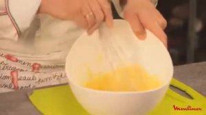 Шарлотка с черникой в мультиварке-скороварке Moulinex CE 503132