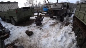 Устанавливаю Ураловский V8 в ЗилоКран в одиночку.