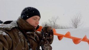 Эхолот Практик 8. Видны даже самые маленькие рыбки и их клёв.