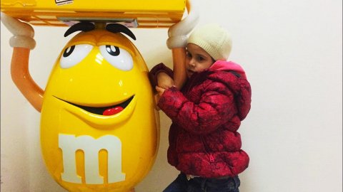 ВЛОГ Наш обычный день с Алиной канал Алинка Малинка ТВ и Юля канал Юляшкин ТВ Играем на улице VLOG