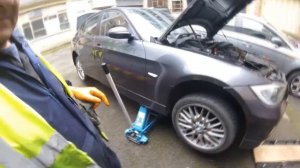 How to change engine oil in BMW 318i e90 / Как поменять масло в двигателе BMW 318i e90