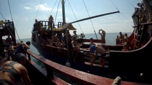 НА НАС НАПАЛИ ПИРАТЫ ВО ВРЕМЯ ОТДЫХА НА ЧЕРНОМ МОРЕ