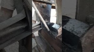 Демонтаж болта салейнтблока полурессоры(1)