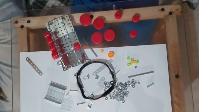 Tank from metal costruction set - Танк из металлического конструктора
