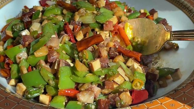 BEST HOTEL SUITES in Las Vegas?! MGM Grand SKY LOFTS Review! ULTIMATE SECRET RESTAURANT ? смотреть онлайн