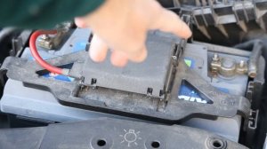 VW Golf Mk4 Bora Battery Removal & Replacement - How to Guide for Fitting New battery 1998-2004