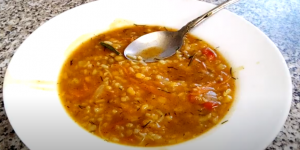 Обычный гороховый суп варю с томатной пастой и рисом  .Харира .Готовлю теперь только так.