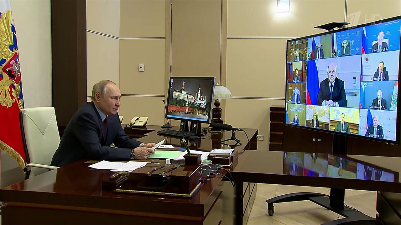 Владимир Путин проводит первое в этом году совещание с представителями правительства