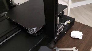Ender-3 S1. Направляющая стола с дефектом.