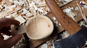 Вырезать куксу и ложку из дерева. Обязательно надо пробовать!