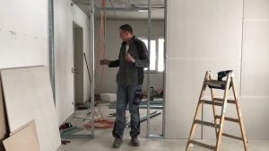 Как самому и правильно сделать дверной проём в перегородке из гипсокартона?