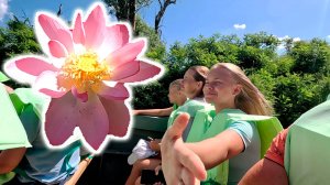 Антоха в отпуске ч. 5. Гоняем на моторной лодке по каналам, смотрим цветущие лотосы.