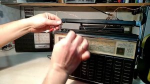 Транзисторные радиоприемники VEF-232 и Гиала-404 USSR old tranzistor radio VEF-232 & GIALA-404