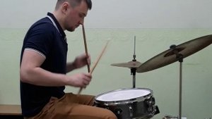 Макс соло на барабанах