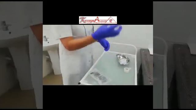 Монтаж одноразовой системы для внутривенно капельного вливания лекарственных средств