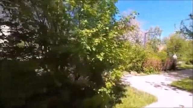 у метро "Коммунарка"
