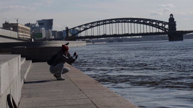 Санкт-Петербург, Свердловская набережная. 21 апреля 2020 г. смотреть онлайн