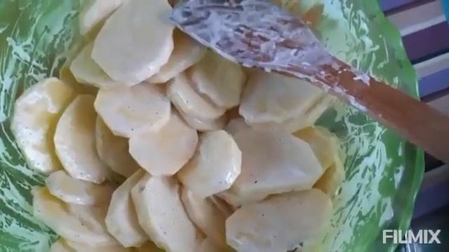 КАРТОФЕЛЬНАЯ ЗАПЕКАНКА С ФАРШЕМ И ГРИБАМИ. Вкуснейший ужин для всей семьи. смотреть онлайн