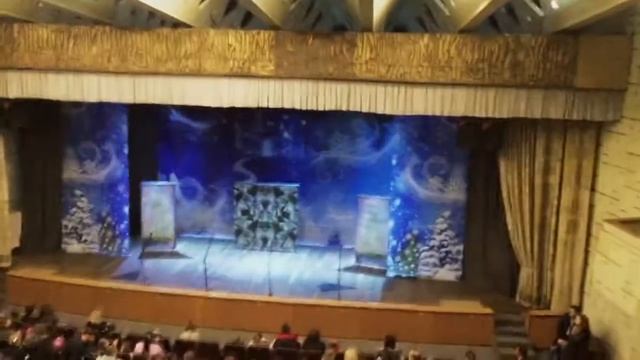 ОПАЗДЫВАЕМ на спектакль СНЕЖНАЯ КОРОЛЕВА улицы перекрыты МНОГО ЭМОЦИЙ show SNOW QUEEN смотреть онлайн