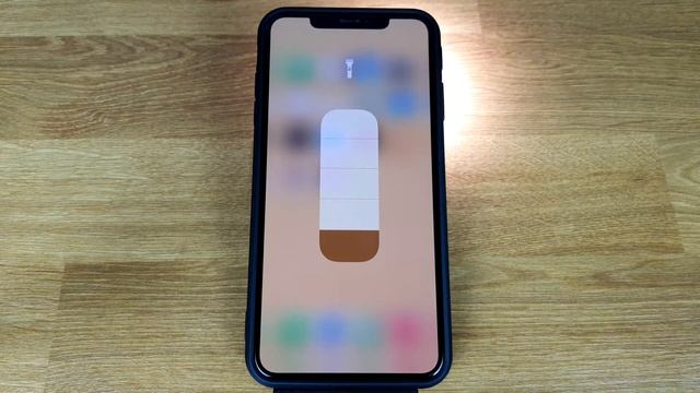 Как включить фонарик на iPhone: с регулировкой яркости смотреть онлайн