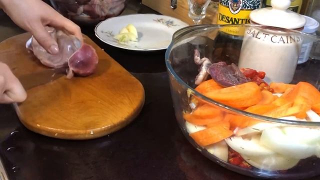 Индюшиные сердечки и пупки с овощами в духовке - простой рецепт. Быстро и вкусно на обед.