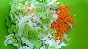 Капуста жареная с яйцом